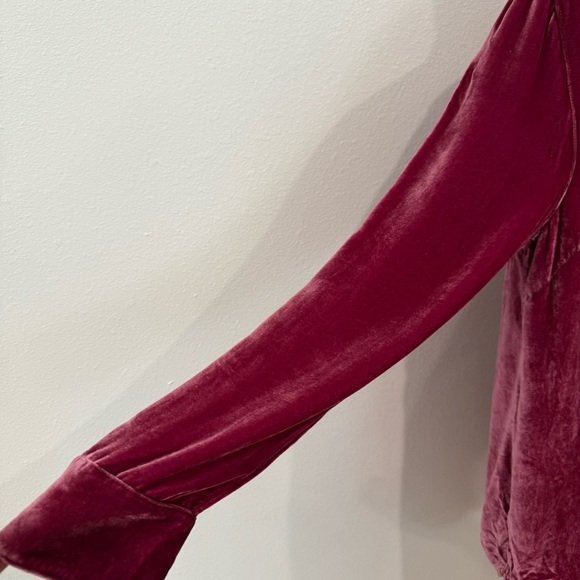 Tommy Bahama Velvet Sands Long-Sleeve Silk Blend Velvet Blouse - Picture 7 of 14